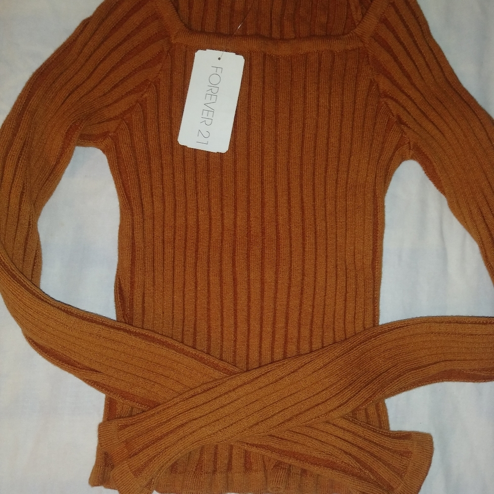 FOREVER 21 SWEATER TOP